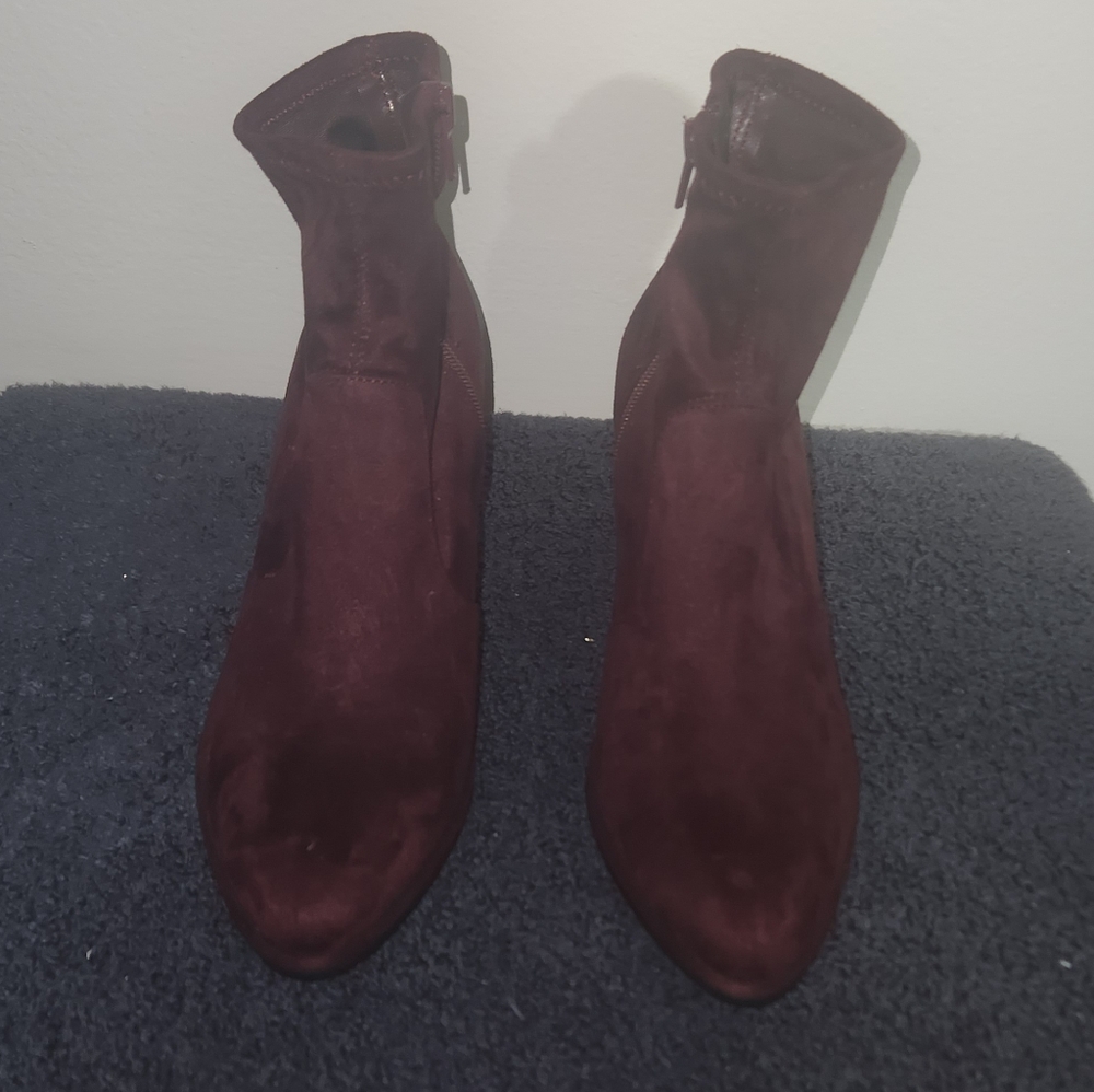 Nine West Burgundy Luella Faux Suede High Heels Size 6.5